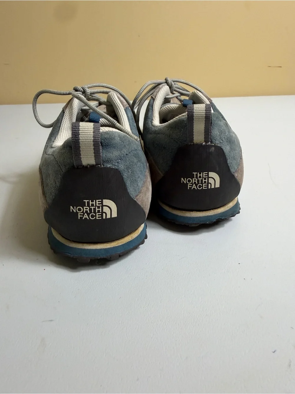 The North Face Suede Hiking Approach Shoes Blue Grey Women's Size 8.5 Gorpcore